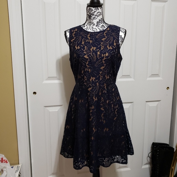 Banana Republic Factory Dresses & Skirts - NWT banana republic navy lace dress 8P